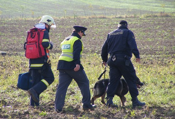 Záchranái pi pátrání po cizinci, kterého ve Frentát pod Radhotm údajn