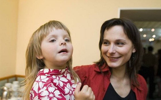 Zdeka Volencová-ádníková s dcerou Andreou (18. kvtna 2005)