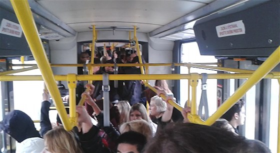 Vyhodit z tramvaje kvli jeho osobnímu zápachu nelze (ilustraní foto)