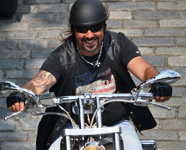Spanilá jízda motocykl Harley-Davidson.