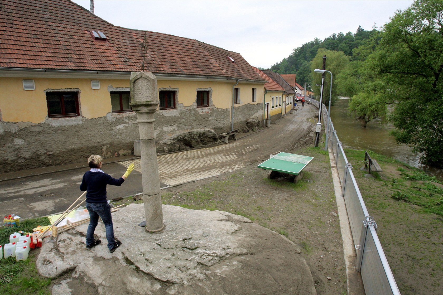 Lidé v��í, �e odstra�ování povod�ových �kod pom��e �eské ekonomice.