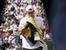 NEJDE TO. Nmecký tenista Tommy Haas se utírá ve tvrtfinále Roland Garros.