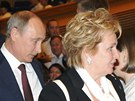 Vladimir a Ljudmila Putinovi ped zaátkem baletu Esmeralda ve Velkém...
