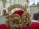 Cílem prvodu je pevoz korunovaních klenot z Prahy na Karltejn. 