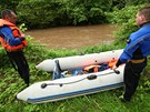 Záchranái hledají na Náchodsku mue, který vypadl z lodiky do rozvodnné...