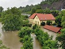 Zaplavená praská tvr Zbraslav. (3. ervna 2013)