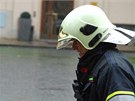 Od ranních hodin monitorovali prtok Vltavy u Kampy hasii a mstská policie.
