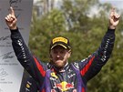 VÍTZOVA RADOST. Sebastian Vettel jasn triumfoval v kanadském Montrealu.