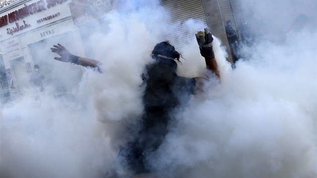 Protivldn demonstrace v Istanbulu (2. ervna 2013)
