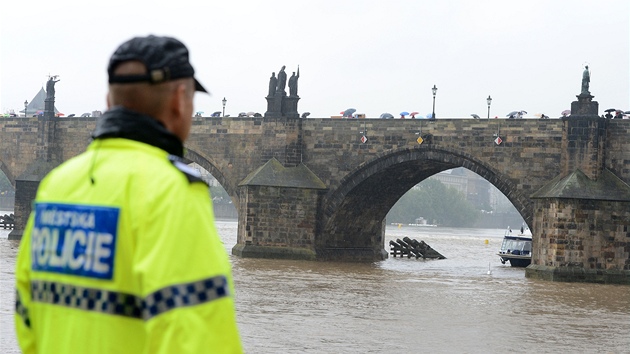 Pra�ský magistrát kv�li stoupající hladin� Vltavy uzav�el 31. kv�tna