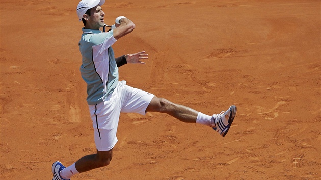 VKOP. Srbsk tenista Novak Djokovi byl v semifinle Roland Garros zachycen v