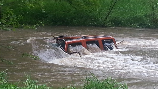 Zcela zaplaven auto Tome Vorla.