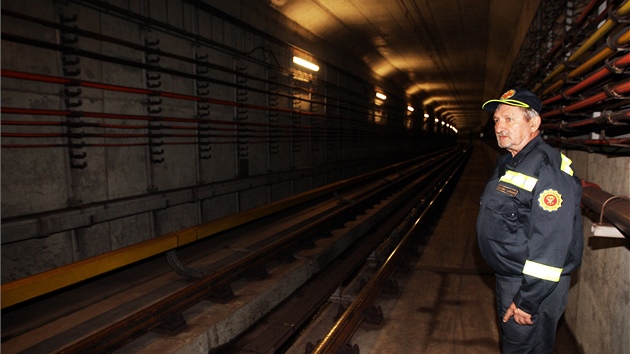Tunel metra u stanice Ndra Holeovice.