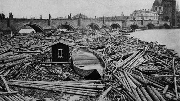 Npor deva na Karlv most pi povodni na konci kvtna 1872. Povode byla netypick odehrla se pevn jen v povod Berounky.