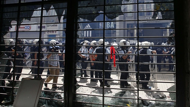 Protivldn protesty v Istanbulu (1. ervna 2013)