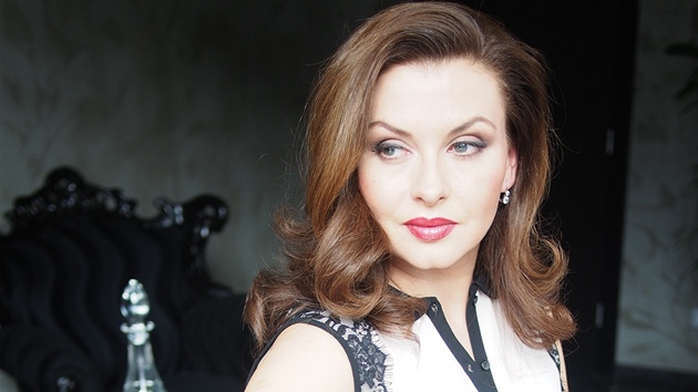 Dana Morávková v kampani firmy vyrábějící přírodní kosmetiku.