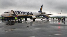 Letadlo spolenosti Ryanair po pistání na ostravském Letiti Leoe Janáka....