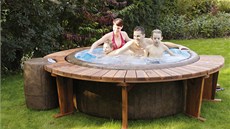 P�ed dvaceti lety takovýto luxus nebyl - moderní ví�ivé bazény Softub jsou
