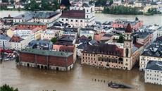 Záplavy dorazily i do Nmecka. Dunaj v Pasov (2. ervna)