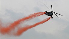 Vrtulník MI 24 na tiadvacáté pardubické Aviatické pouti (1. ervna 2013).