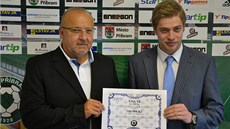 P�íbramský prezident Jaroslav Starka (vlevo) a klubový generální �editel Petr