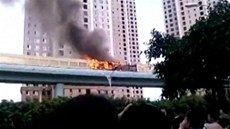 Atentát na �ínský autobus. Desítky mrtvých