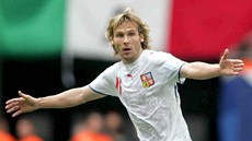 Pavel Nedvd v ervnu 2006 bhem utkání MS proti Itálii. Italové vyhráli 2:0, postoupili do osmifinále a ei jeli dom.