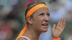 CO SE DJE. Viktoria Azarenková v semifinále enské dvouhry na Roland Garros.  