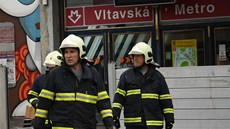 Uzavírání stanice metra Vltavská v Praze v ned�li 2. �ervna 2013