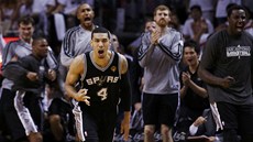 Basketbalisté San Antonia slaví trojku ve finále NBA. S íslem 4 úspný