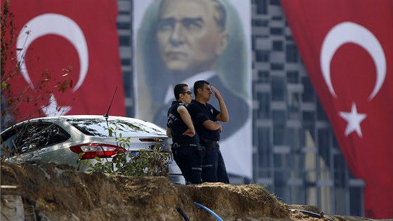 Turecká policie zaíná sledovat televizní seriály, chce tak zabránit poruování dopravních pedpis. Ilustraní foto