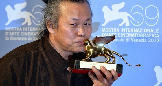 Jihokorejský reisér Kim Ki-duk s benátským Zlatým lvem za film Pieta 
