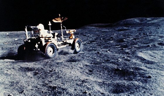 Jedním z největších úspěchů NASA bylo vyslání člověka na Měsíc