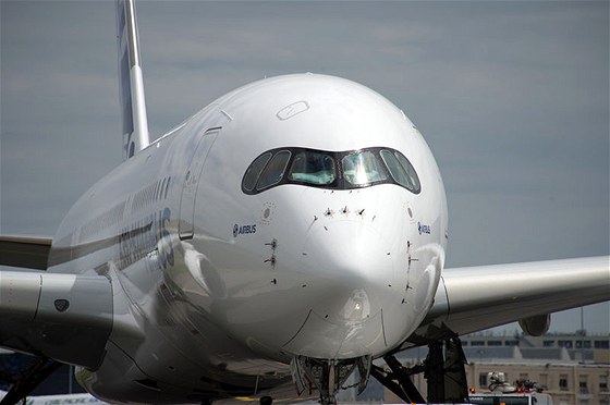 První dokonený Airbus A350 XWB. (13. kvtna 2013)