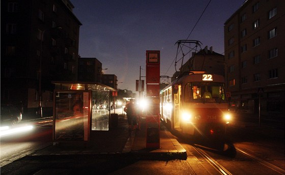 Výpadek proudu kvli výbuchu elektrické rozvodny postihl i praské Vrovice.