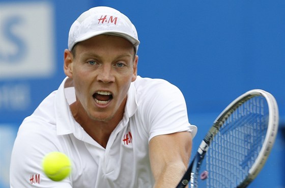 Tomá Berdych na turnaji v londýnském Queen's Clubu