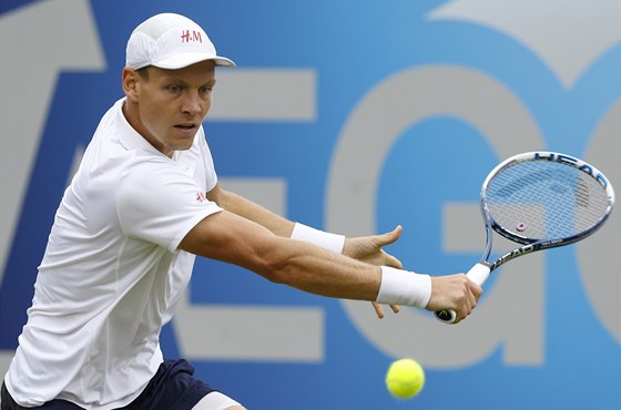 Tomá Berdych na turnaji v londýnském Queen's Clubu