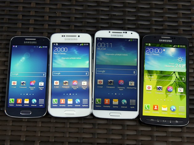 Zleva: Samsung Galaxy S4 mini, Galaxy S4 zoom, Galaxy S4 a Galaxy S4 Active
