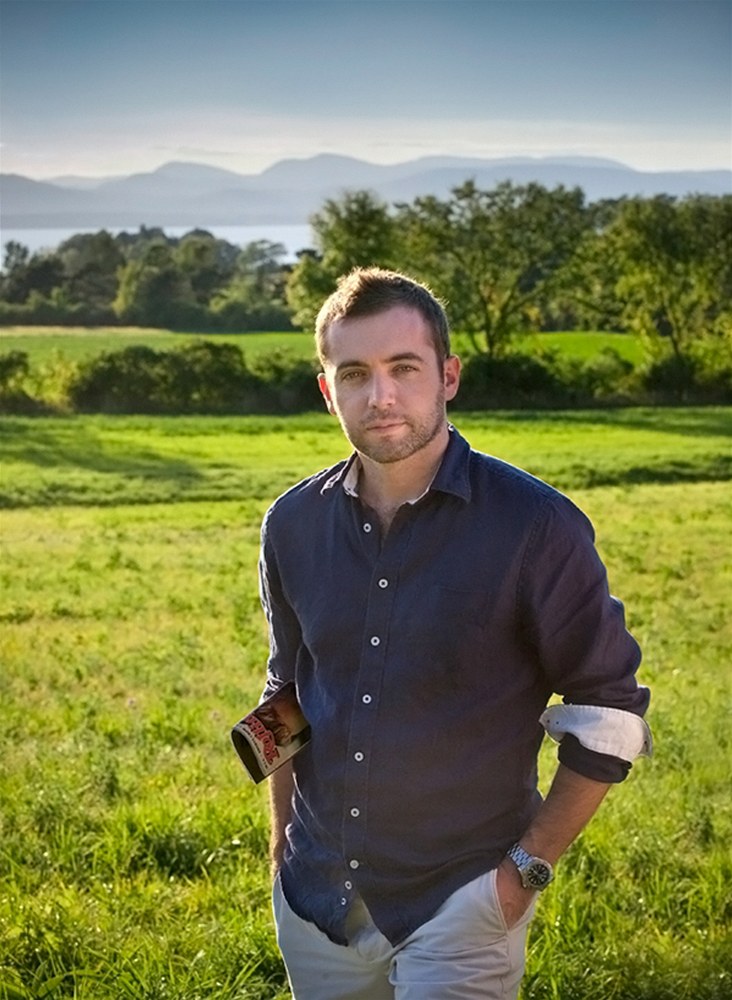 Uznávaný noviná� a vále�ný zpravodaj Michael Hastings, jeho� �lánek ot�ásl