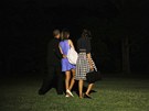Americký prezident Barack Obama pijídí se svou manelkou a dcerou na summit