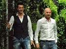 Italtí módní návrhái Domenico Dolce a Stefan Gabbana (vlevo)