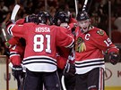 VÍTZOVÉ. Hokejisté Chicaga slaví vítzství v prvním finále Stanley Cupu nad...