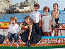 V kolekci Dolce & Gabbana pro dti nechybí spoleenské aty, aby dítka mohla...