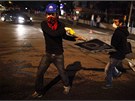 V boji mezi policií a protivládními demonstranty pijdou vhod i dopravní