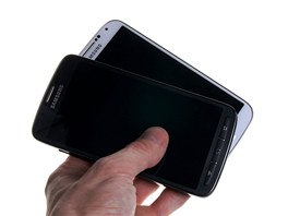 Celkové rozmry Samsungu Galaxy S4 Active jsou 139,7 x 71,3 x 9,1 mm. To je...