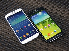 Samsung Galaxy S4 a S4 Active. Oba modely jsou si velmi podobné, rozdíl je jen...