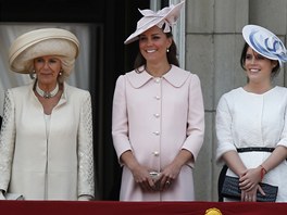 Vévodkyn z Cornwallu Camilla, thotná vévodkyn z Cambridge Catherine a...