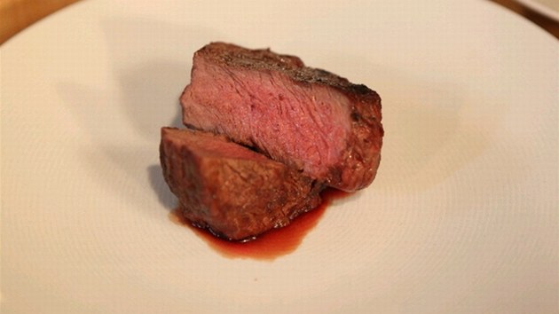 V tomto dle se bude probrat i nestrnouc otzka, jak poznat stupe propeen steaku. Tentokrt medium.