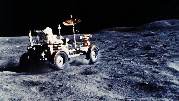 Jízda LRV během mise Apollo 16