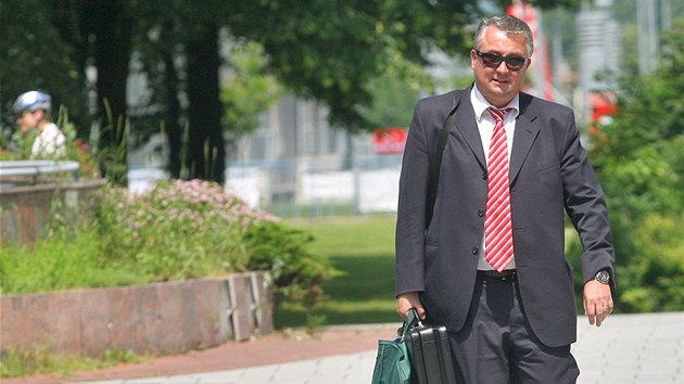 Prvnk Marek Nespala, kter zastupuje Petra Tluchoe, pichz k Okresnmu